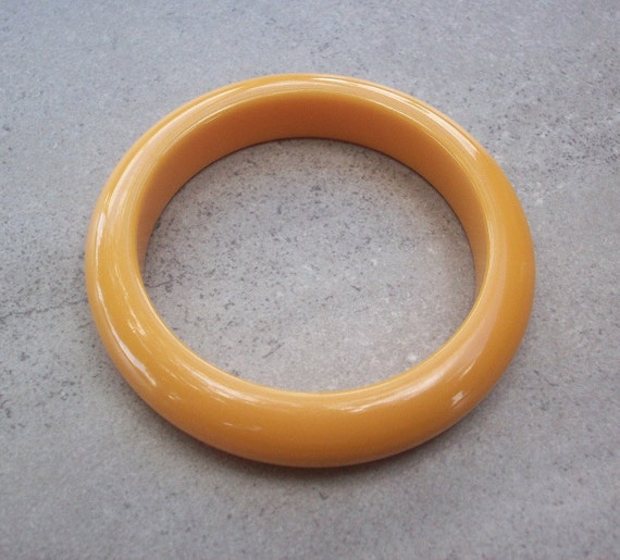 Butterscotch Bakelite Bangle Bracelet / Bakelit