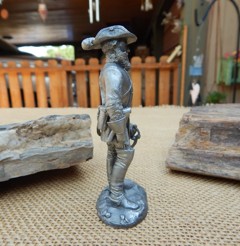 Pewter Musketeer Figurine    1971 Superior Model Inc Figurine #1722    Musketeer or Cavalier Soldier    Soldier Figurine   FREE SHIPPING