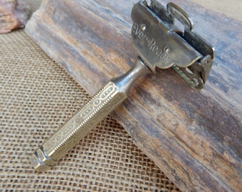 Vintage Ever-Ready Single Edge Razor  ~  Detailed Chain Link Design on Handle  ~  Collectible Ever-Ready Single Edge Razor with Flip Top