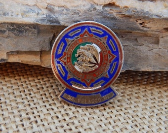 Brass Award Pin  /  Respeto Estimacion Educador Del Pueblo  /  MA. Velasco H.  /  Recognition Pin with Eagle  / H. Velasco Recognition Award