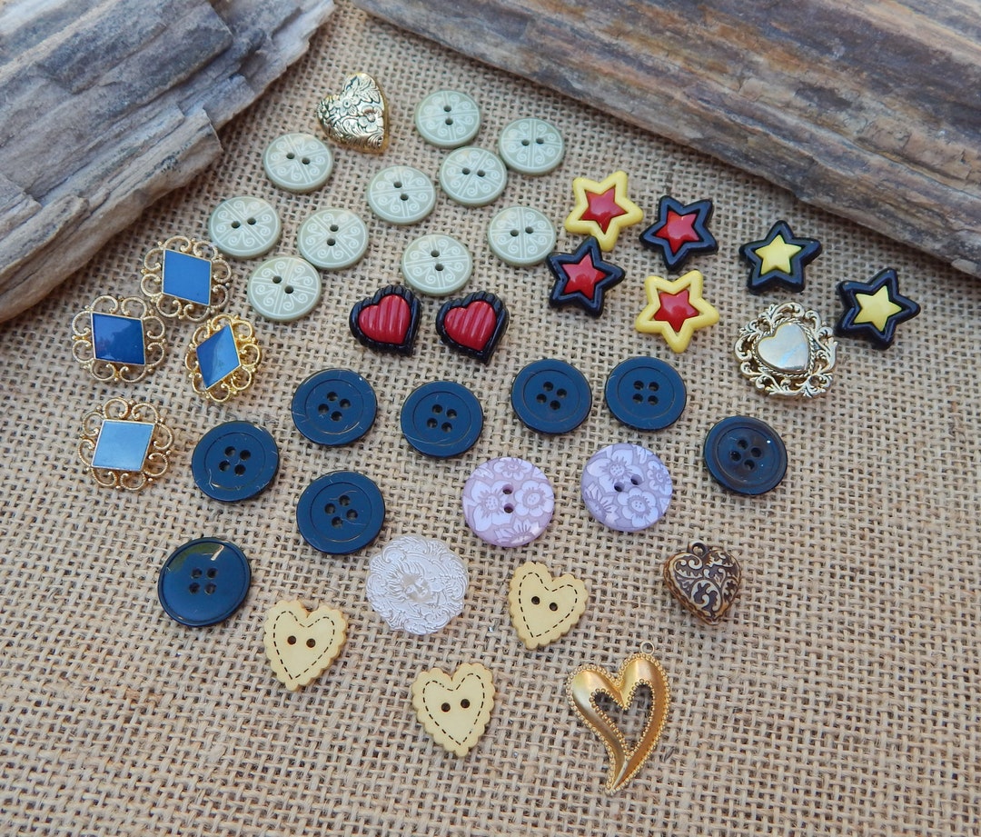 Lot of 38 Plastic Buttons / 38 Shaped Plastic Buttons / 2 Plastic Heart ...