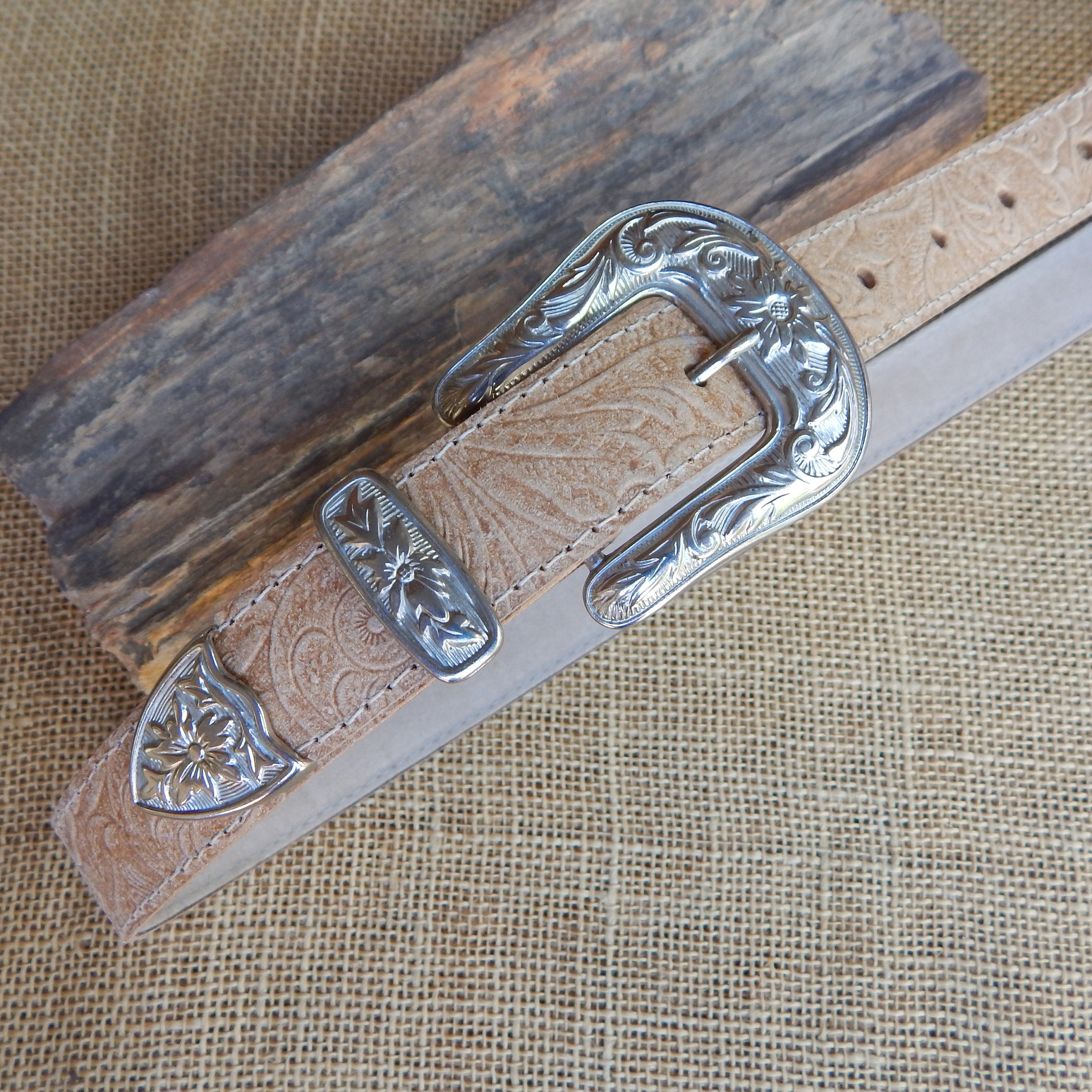 Western Style Belt With Silver Metal Floral Buckle ~ Man  display picture 3