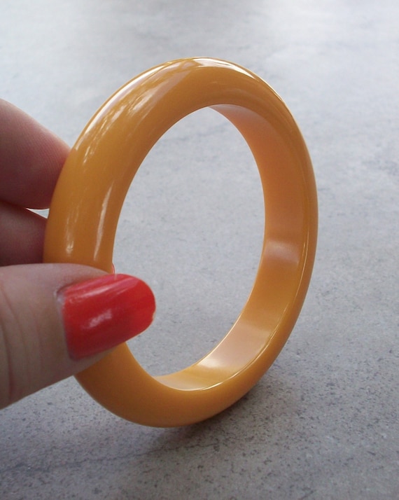 Butterscotch Bakelite Bangle Bracelet  /   Bakeli… - image 3