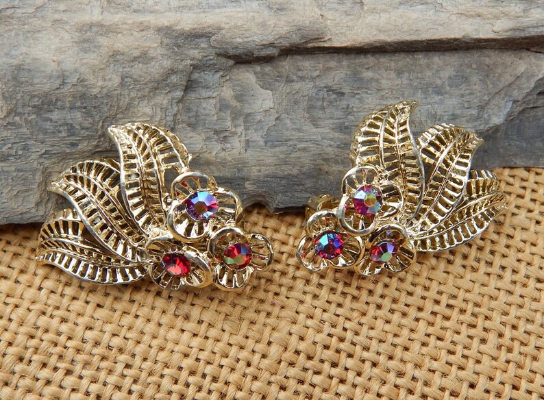 Ruby Red Aurora Borealis Rhinestone Clip On Earrings / Red Rhinestone Gold Filigree Earrings / Red Rhinestone Earrings / Clip On Earrings image 5