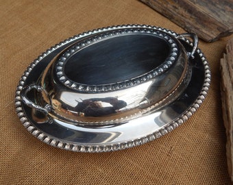 Fenwick  WM Rogers  1212  Covered Serving Dish  1212  /  WM Rogers Silver Plated Covered Serving Dish  /  WM Rogers Covered Vegetable Server
