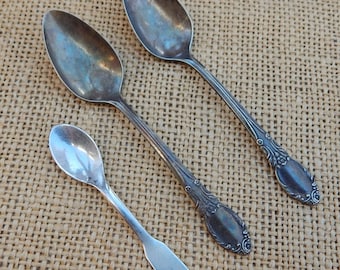 Wm Rogers AA Oneida Ltd Silver Plated Spoons  /  Small Wm Rogers Oneida Ltd Spoons  /  Avon Salt Cellar Spoon  /  Three Vintage Spoons