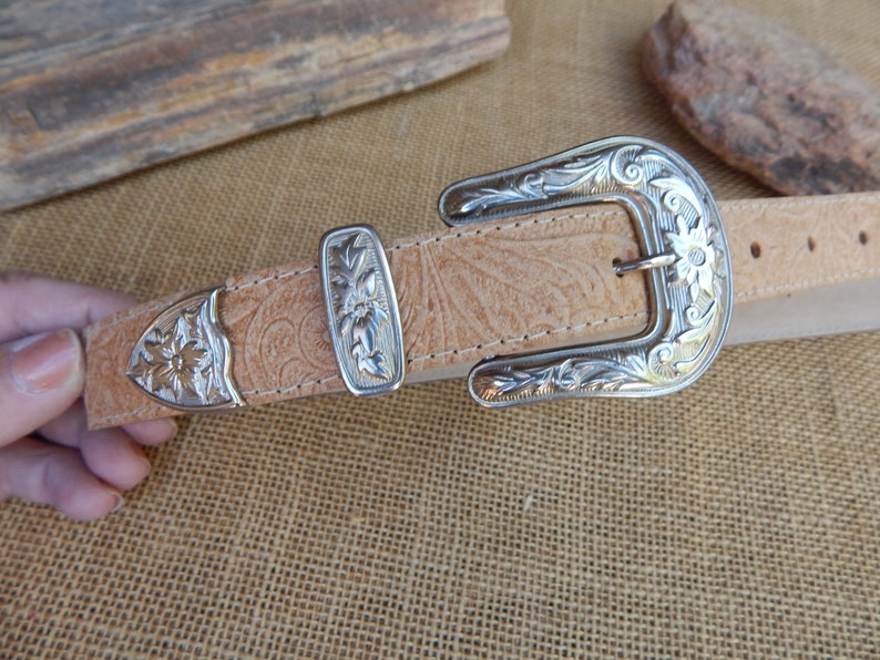 Western Style Belt with Silver Metal Floral Buckle ~ Man Made Material ~ New Old Stock Western Style Belt ~ Waist (Hole) Sizes 22" ~ 33" image 4