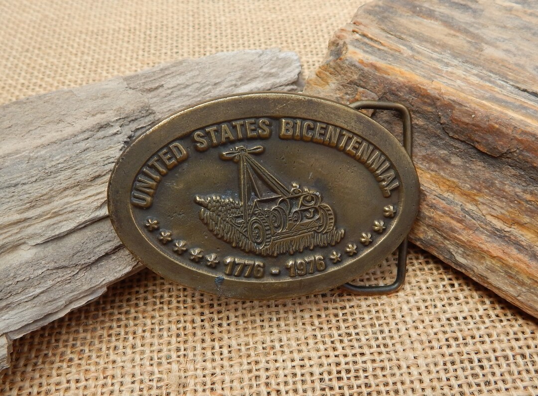 Wrangler 1776-1976 Bicentennial ベルトバックル Brass United States Bicentennial 1776-1976 Belt Buckle ~ Brass
