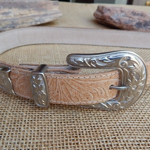 Western Style Belt with Silver Metal Floral Buckle ~ Man Made Material ~ New Old Stock Western Style Belt ~ Waist (Hole) Sizes 22" ~ 33" image 3