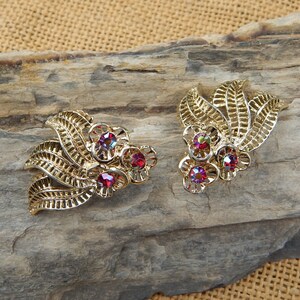 Ruby Red Aurora Borealis Rhinestone Clip On Earrings / Red Rhinestone Gold Filigree Earrings / Red Rhinestone Earrings / Clip On Earrings image 4