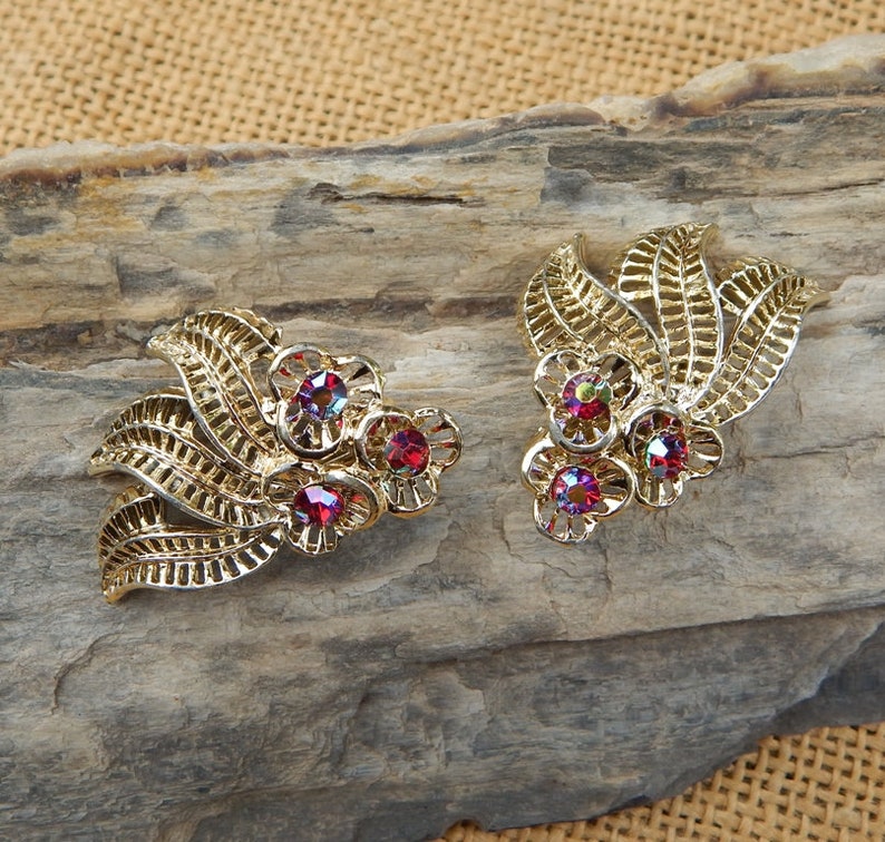 Ruby Red Aurora Borealis Rhinestone Clip On Earrings / Red Rhinestone Gold Filigree Earrings / Red Rhinestone Earrings / Clip On Earrings image 4