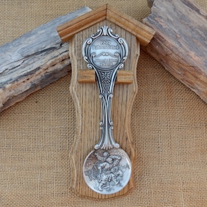 German 95% Zinn (Pewter) Decorative Spoon Wood Rack / German Jahres Loffel Zinn Collectible Spoon / German Pewter Spoon / Decorative image 1