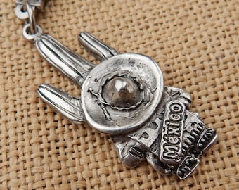 Texas & Mexico Key Ring  /  Siesta Man with Sombrero Cactus Key Ring  / Texas Mexico Man with Sombrero /  Cactus Key Ring  /  Souvenir Item