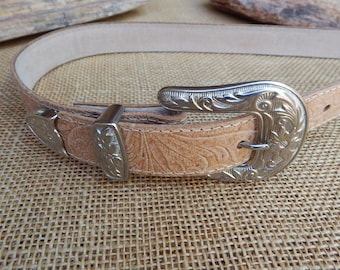 Montana Silversmiths Genuine Leather Women’s Western Belts Montana Silversmiths Tooled Leather Western Belt: Silver  main image 2