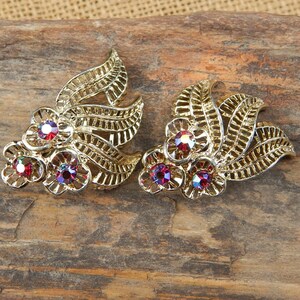 Ruby Red Aurora Borealis Rhinestone Clip On Earrings / Red Rhinestone Gold Filigree Earrings / Red Rhinestone Earrings / Clip On Earrings image 6