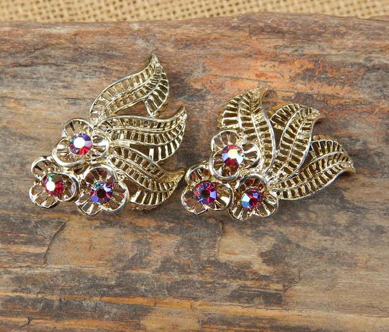 Ruby Red Aurora Borealis Rhinestone Clip On Earrings / Red Rhinestone Gold Filigree Earrings / Red Rhinestone Earrings / Clip On Earrings image 6