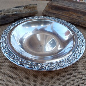WM Rogers 748 Silver Plated Bowl / 7 1/4