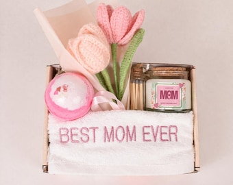 Caja de regalo Mom Ever Spa, toalla bordada, vela, bomba de baño, flores de ganchillo.