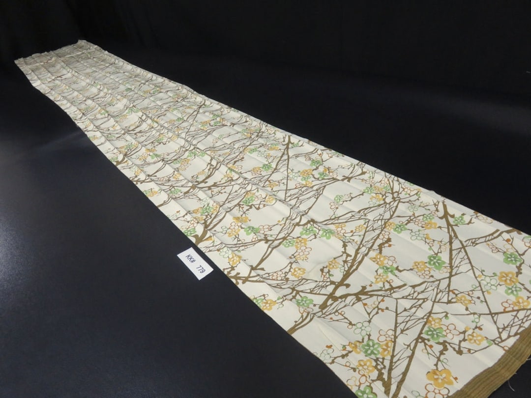 KK779A6 Silk Kimono Fabric Vintage(1950-1980) Plum Blossom Cream