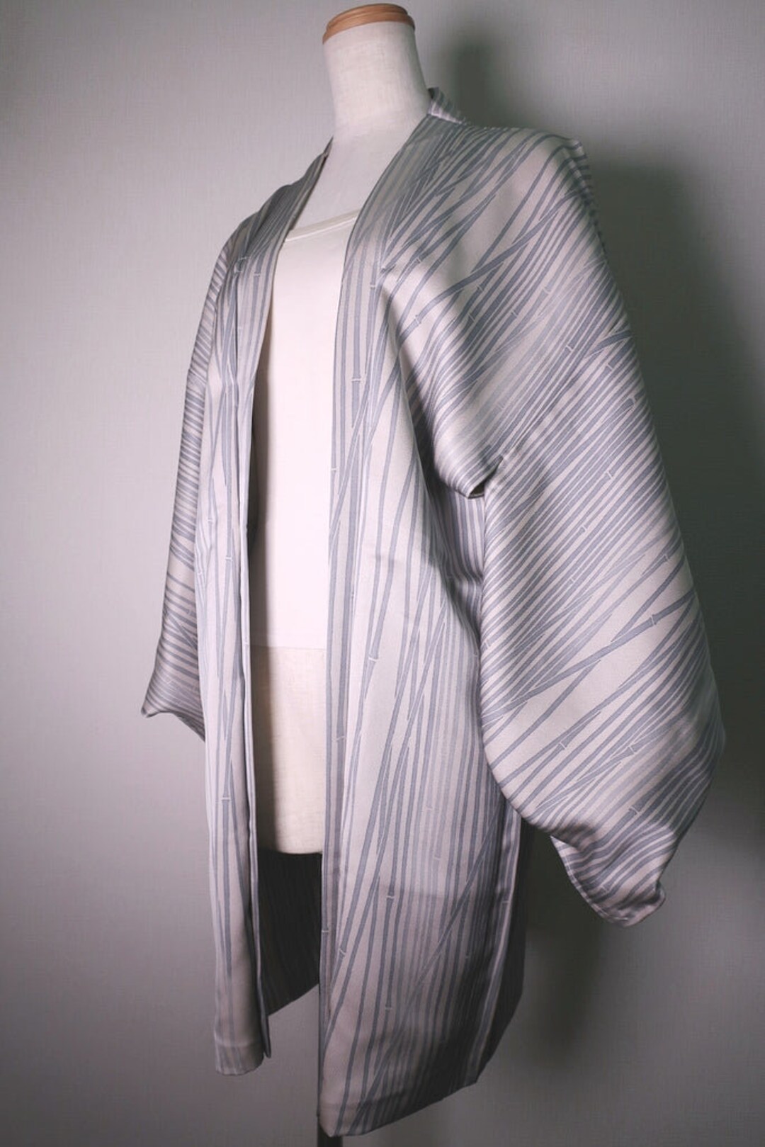 Haori Jacket Vintage1950-1980 off Whilte Gray Bamboo Silk 8663H4 - Etsy Haori Jacket Vintage1950-1980 off Whilte Gray Bamboo Silk 8663H4 - Etsy