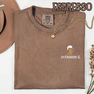 G-vitamin Guinness Beer Comfort Colors® T-shirt, rolig öltröja, St. Patrick's Day-present, irländsk pubfest-t-shirt, ölälskare bild 1