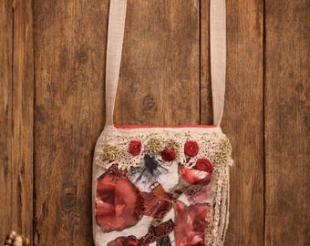 Borsa a tracolla boho fatta a mano con frange di pizzo, borsetta rustica con patchwork floreale e fascino vintage