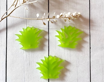 Pineapple tops , acrylic earrings or pendant - blanks /  jewelry supplies / jewelry findings and connectors