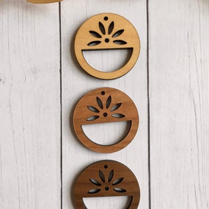 Small circle with flower cutout for macrame / fringe earrings / pendant - blanks /supplies / findings - finished wood