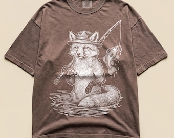 T-shirt graphique renard pêcheur rétro, chemise animal sauvage pêcheur du lac, haut style aventure en plein air rustique, t-shirt cadeau de pêche Comfort Colors®