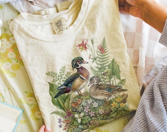 Vintage Wood Duck Graphic Tee, Forest Bird Wildlife Shirt, Floral Nature Aesthetic Style Top, Comfort Colors® Animal Gift Tee