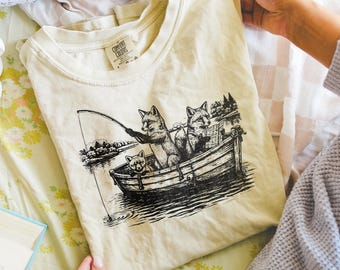Classic Fishing Fox Graphic Tee, Rustic Lake Wildlife Shirt, Funny Camping Adventure Style Top, Comfort Colors® Outdoor Gift Tee