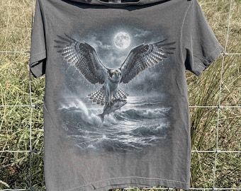 Vintage Night Osprey Graphic Tee, Moonlit Ocean Predator Shirt, Dark Fantasy Nature Style Top, Comfort Colors® Bird Gift Tee