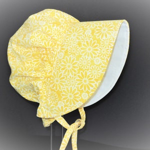 Yellow floral baby bonnet, Girl sun bonnet, Toddler wide brim cotton sun hat, Vintage style, Handmade baby gift, Summer, Spring image 3