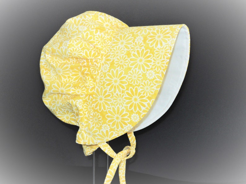 Yellow floral baby bonnet, Girl sun bonnet, Toddler wide brim cotton sun hat, Vintage style, Handmade baby gift, Summer, Spring image 3