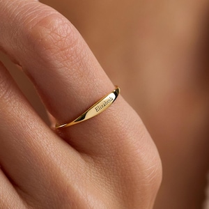 Personalisierter benutzerdefinierter Namensring, zierlicher Namensring, gravierter Ring, Namensschmuck, 14K solid Gold-Namensring, Ring für Frauen, Muttertagsgeschenke