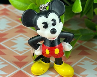 Llavero vintage de Mickey Mouse de 1986 hecho a mano / Figura de Disney de Bullyland / Llavero clásico de Mickey pintado a mano / Charm coleccionable retro de los años 80