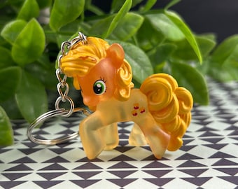 Llavero My Little Pony Apple Family Caramel Apple Pony / Figura amarilla translúcida / Llavero oficial de juguete MLP hecho a mano