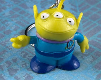 Llavero artesanal de alienígena de Toy Story, llavero de alienígena de Little Green Men Pizza Planet, lindo dije de mochila de personaje de Pixar, regalo de Disney Toy Story