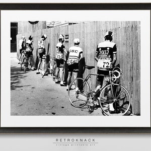 Ciclistas orinando foto imprimible / decoración del baño / impresión de ciclismo / regalo de ciclistas divertidos / arte de bicicleta vintage / PH1