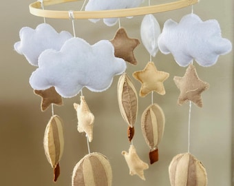 Móbile para berço de bebê. Pode ser personalizado ao seu gosto.