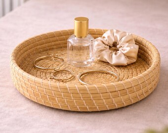 Braided halfa wicker basket – round decorative basket 25 cm.