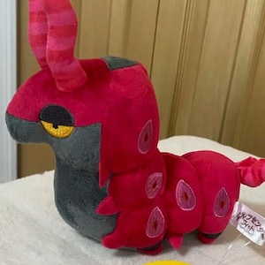 scolipede Plush Toy – Soft Anime-Inspired Stuffed Doll 15cm