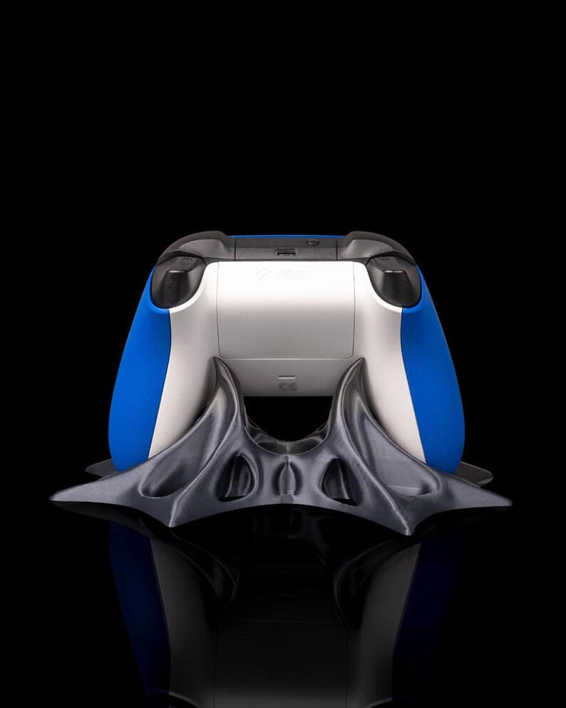 Secured Form Controller Stand | Angular Sci-Fi Claw Gaming Holder | Desk Decor for PS4, PS5 & Xbox image 5