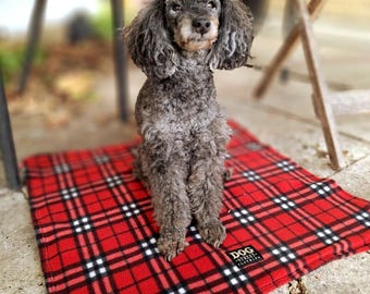 Paws Mat Fleece Dog Throw – Portable Thermal Pavement Protection for Dogs