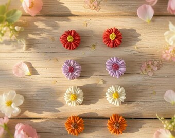Handmade Jara earrings. Mini daisy.