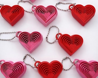 Paquete de 10 llaveros con forma de corazón, juguetes sensoriales para el aula, San Valentín sin dulces. Disponibles en paquetes de 1, 5 y 10 unidades.