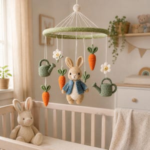Beatrix-Potter-Mobile fürs Kinderzimmer, gehäkelte Peter-Rabbit-Kinderbettdeko, rustikales Hängespielzeug mit Gemüsegartenmotiv