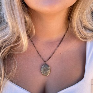 Picture Locket Necklace- Gold Pendant Necklace-Antique Gold Locket-Gold Necklace-Personalized Photo Jewelry, Keepsake Necklace