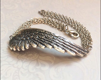 Engelsflügel Armband - Silber Flügel Anhänger - HERRLICHES MULTI-STRAND Armband, Geschenk für Frau, Mutter, Schwester, Freundin - von RevelleRoseJewelry