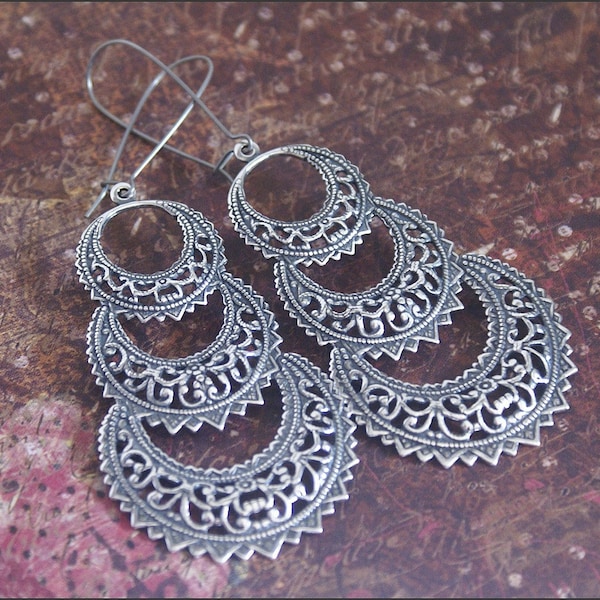 Circle Filigree Earrings-DETAILED Silver Circle Pendant Jewelry-GORGEOUS, Celebrity Inspired, PERFECT Gift Sister, Friend, Daughter, Mother